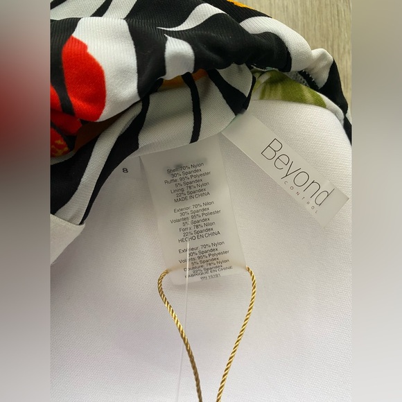 BEYOND CONTROL ONE PIECE WOMENS SWIM SUIT NEW, SIZE 8 ROUCHED FRONT DESIGN - Picture 6 of 12